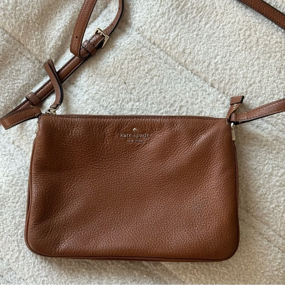 KATE SPADE Brown Pebble Leather Leila Triple Gusset in Warm Gingerbread
